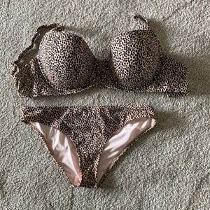 Leopard Bikini padded top and cheeky bottom